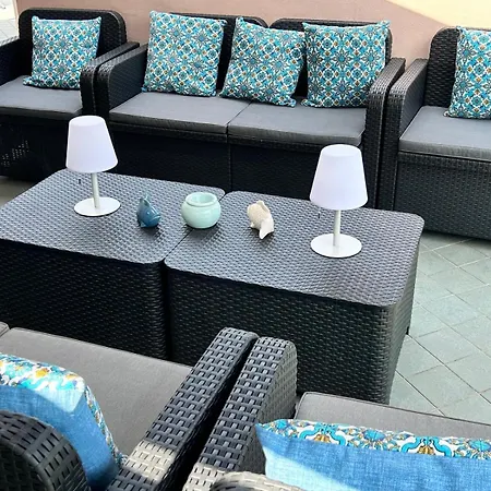 Lightblue Apartment *